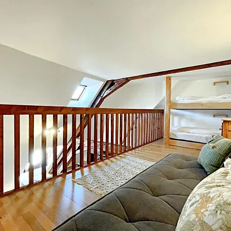 Superb Triplex Of Charm - Hyper Center